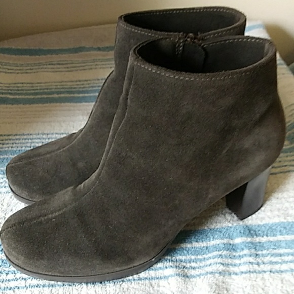 La Canadienne Booties - Picture 2 of 4